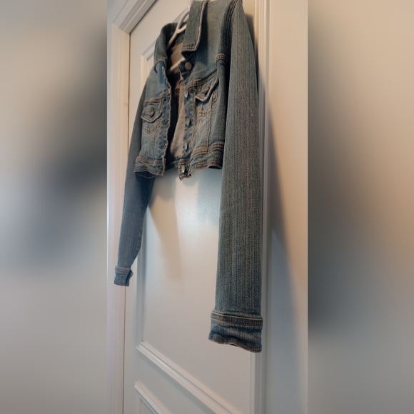 Premium Vintage Denim Crop Jacket - Picture 2 of 8